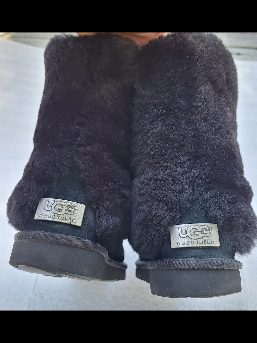 UGG Australia PATTEN Black Suede Sheepskin lined Boots Size US 9 Pull on
